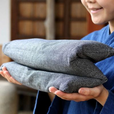 竹炭枕三ツおり君<br>竹虎スタッフも愛用！