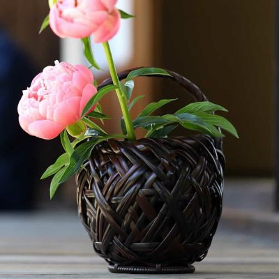 【一点限り】<br>白石白雲斎作 黒塗一輪差<br>（Japanese bamboo art by Hakuunsai Shiraishi）