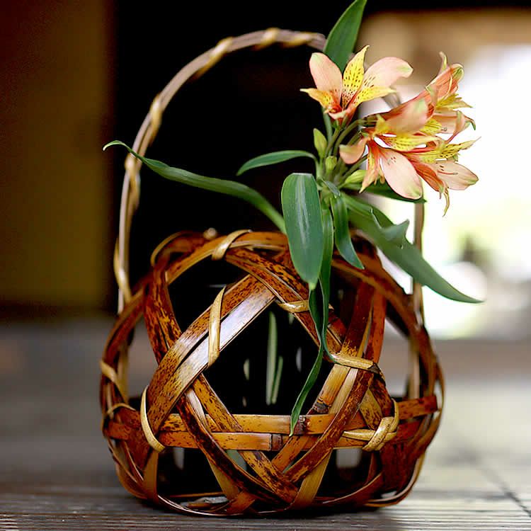 自然竹の編み上げ 花瓶 古風 生け花 花かご 置物Jw-
