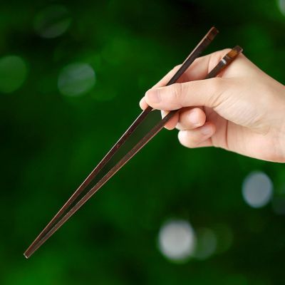 黒虎竹削り漆箸<br>手になじむ優しい丸み<br>漆で仕上げました