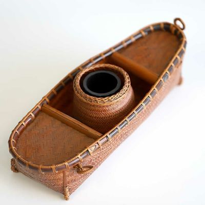 【一点限り】<br> 渡辺竹清作 煤竹吊り船花篭（小）<br> （Japanese bamboo art by Chikusei Watanabe）